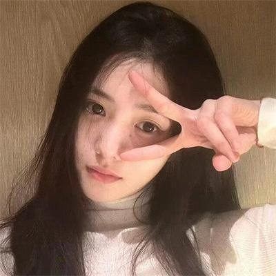 潇洒佳人淡淡妆